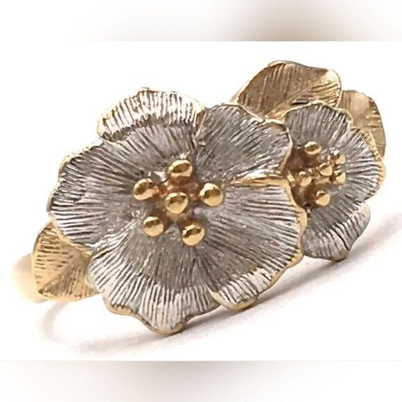 Vintage Avon Dogwood Apple Blossoms Silver Tone & Gold Tone Ring (5) - Picture 1 of 8